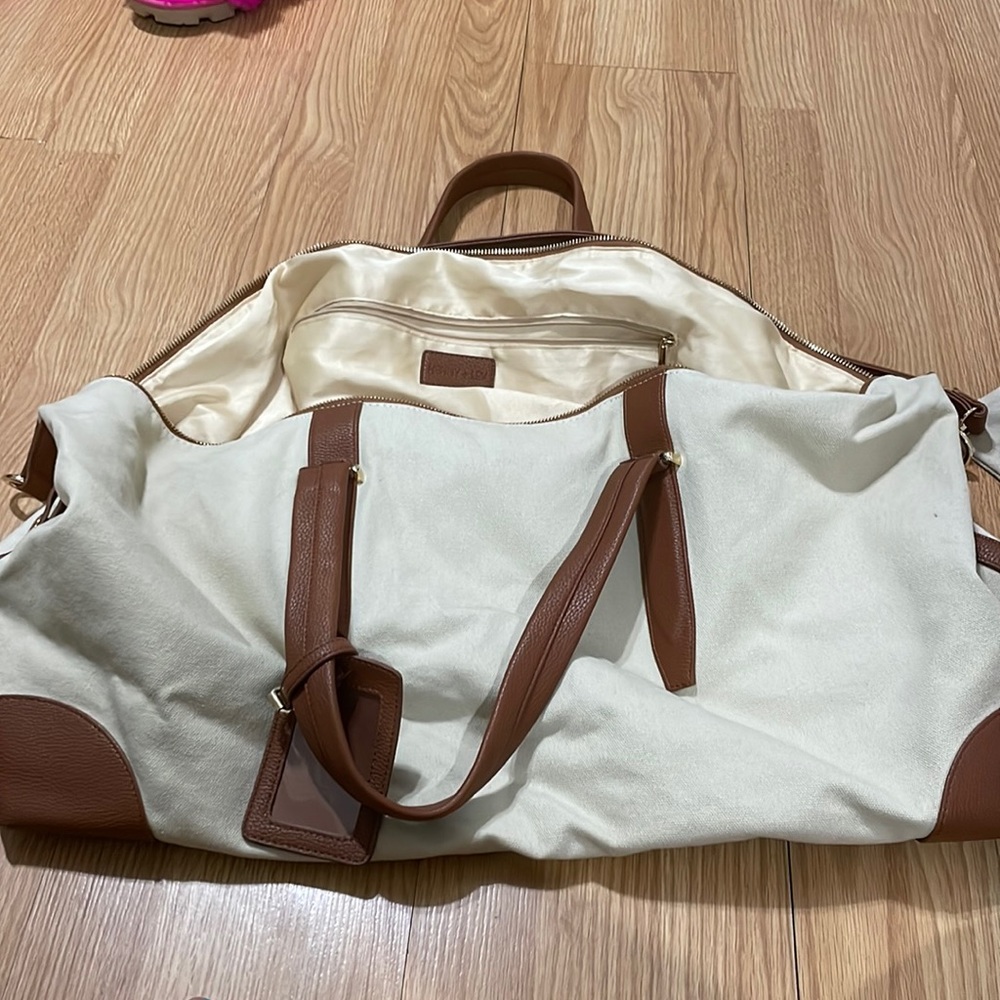 Weekender bag and pouch